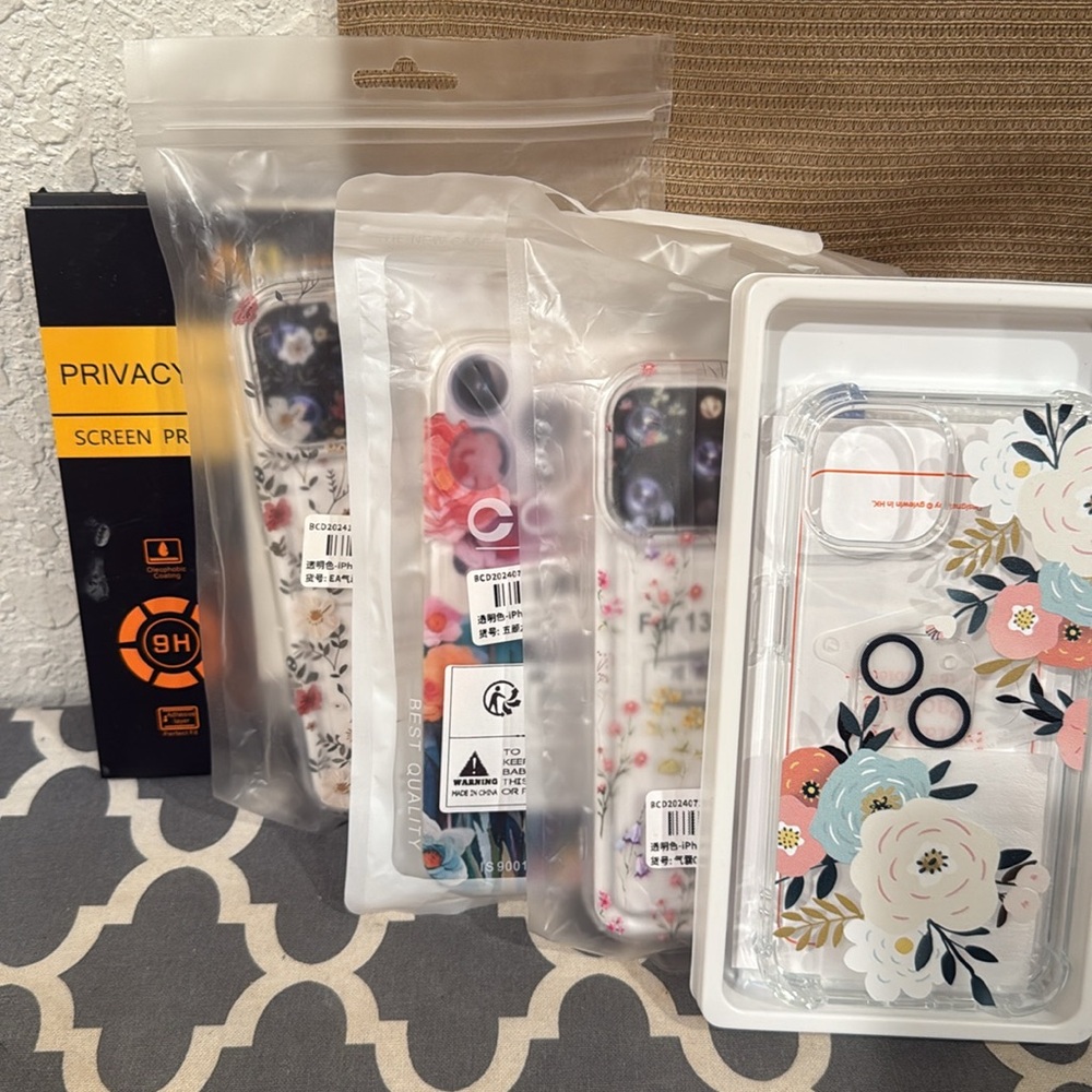 New 4 iPhone 13 Pro cases and 1 privacy screen